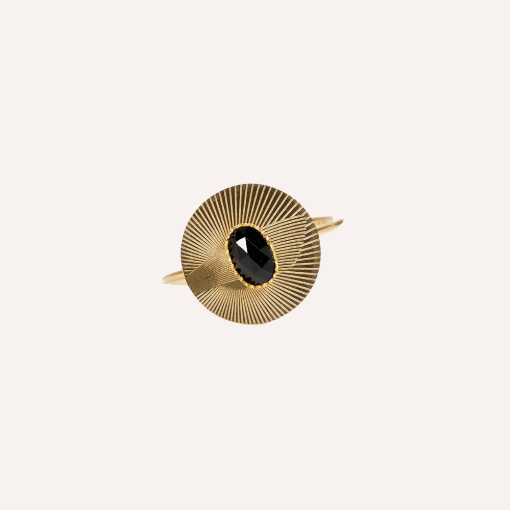 Anello dorato con pietra ovale - Solaris