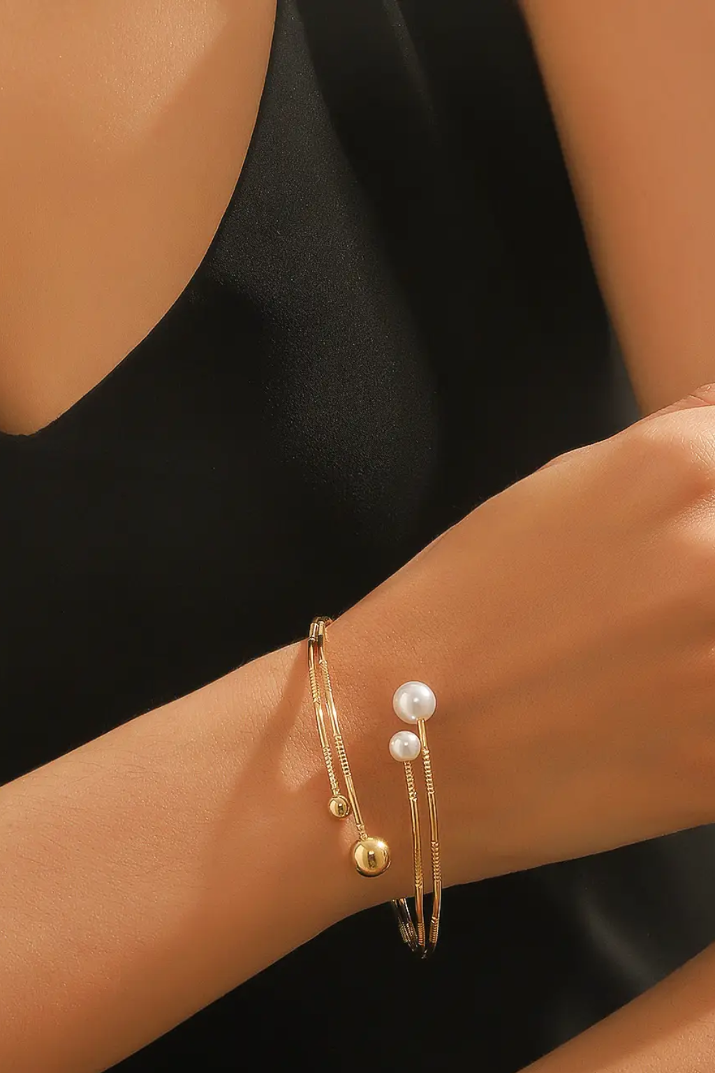 Bracciale aperto con perle e sfere – Bracciale Lyra