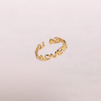 Anello dorato con scritta “Love” – Love