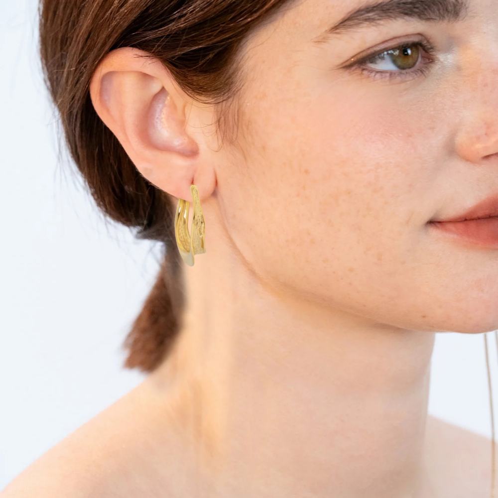 Orecchini doppi a onda martellata – Armonia