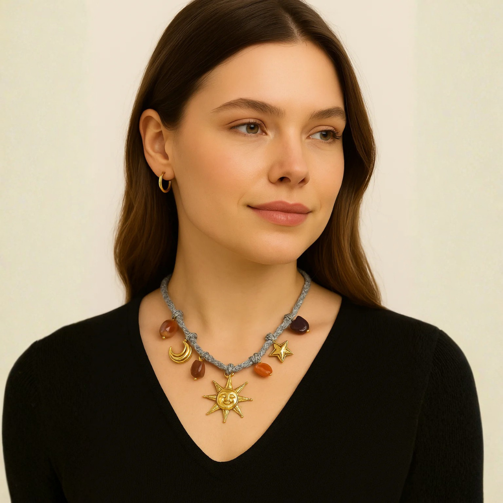 Collana con charms sole, luna e stelle – Astral
