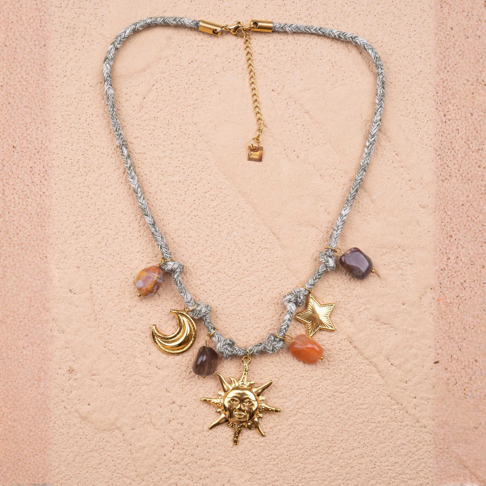 Collana con charms sole, luna e stelle – Astral