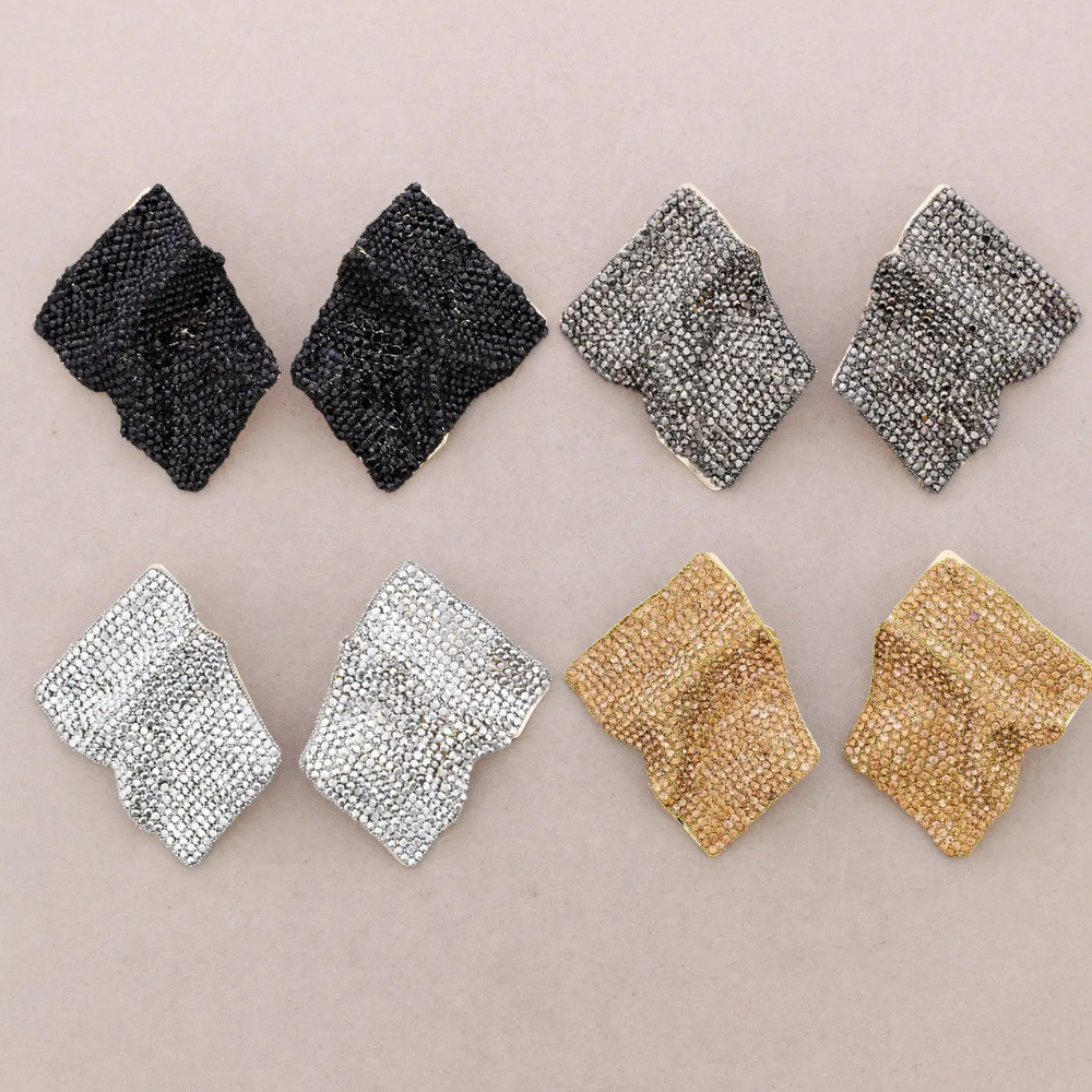 Orecchini con effetto drappeggiato di cristalli – Orecchini Spark