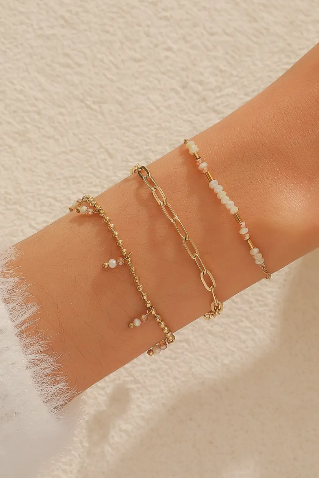 Set di bracciali dorati con perline – Set Golden Light