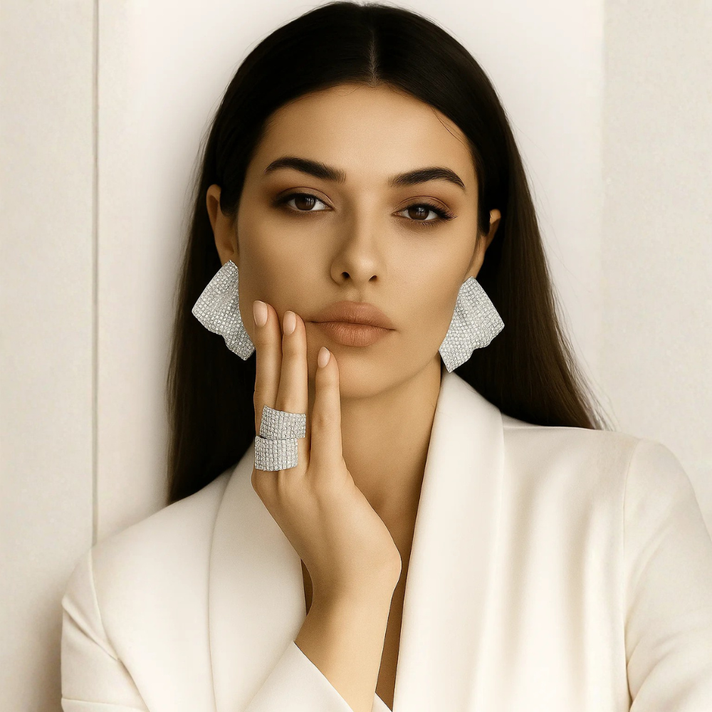 Orecchini con effetto drappeggiato di cristalli – Orecchini Spark