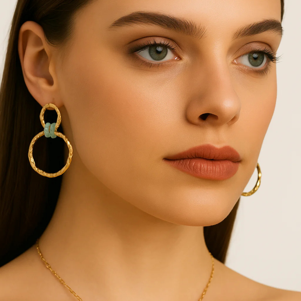 Orecchini doppi cerchi martellati con perline turchesi – Onda