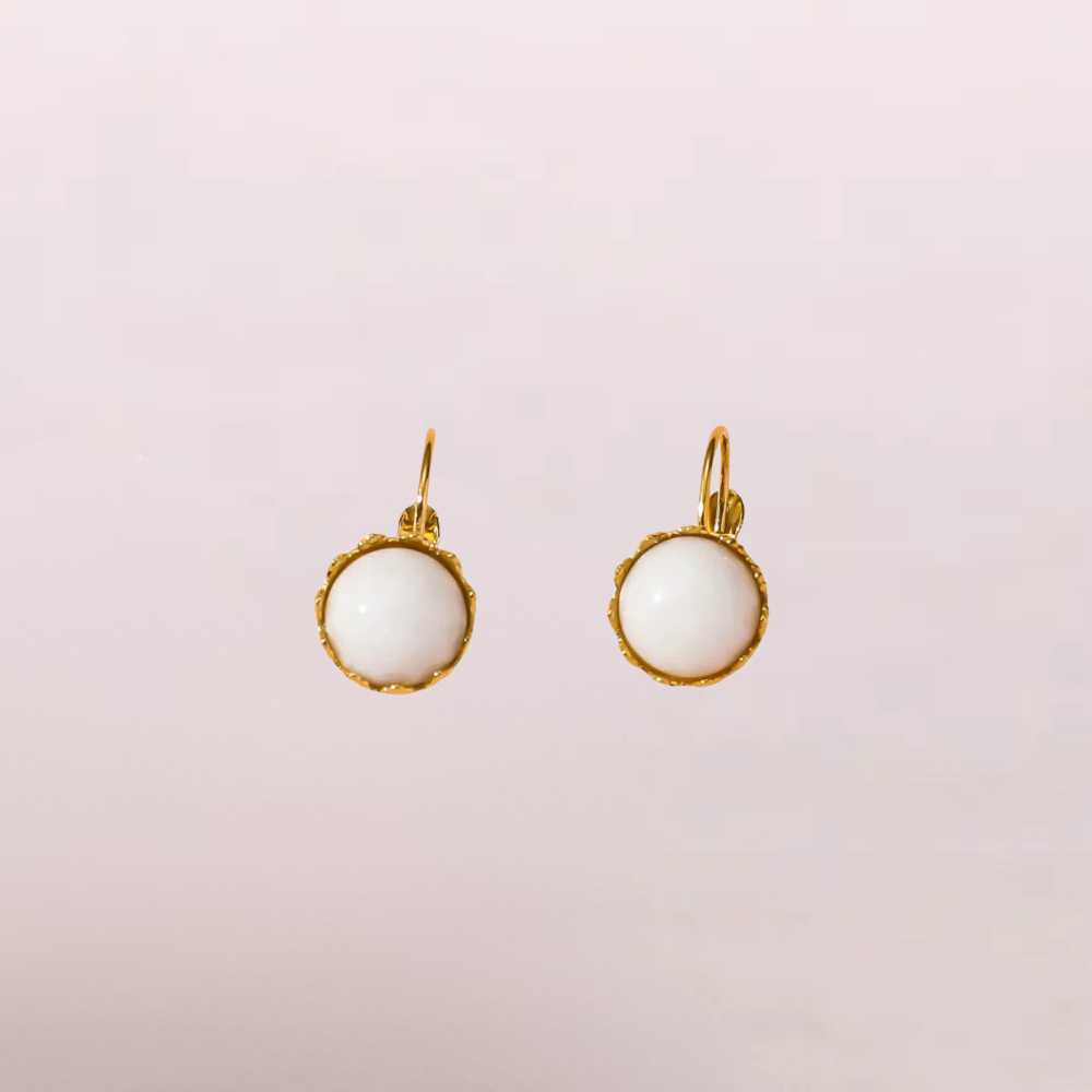 Orecchini con pietra rotonda bianca – Orecchini Luna