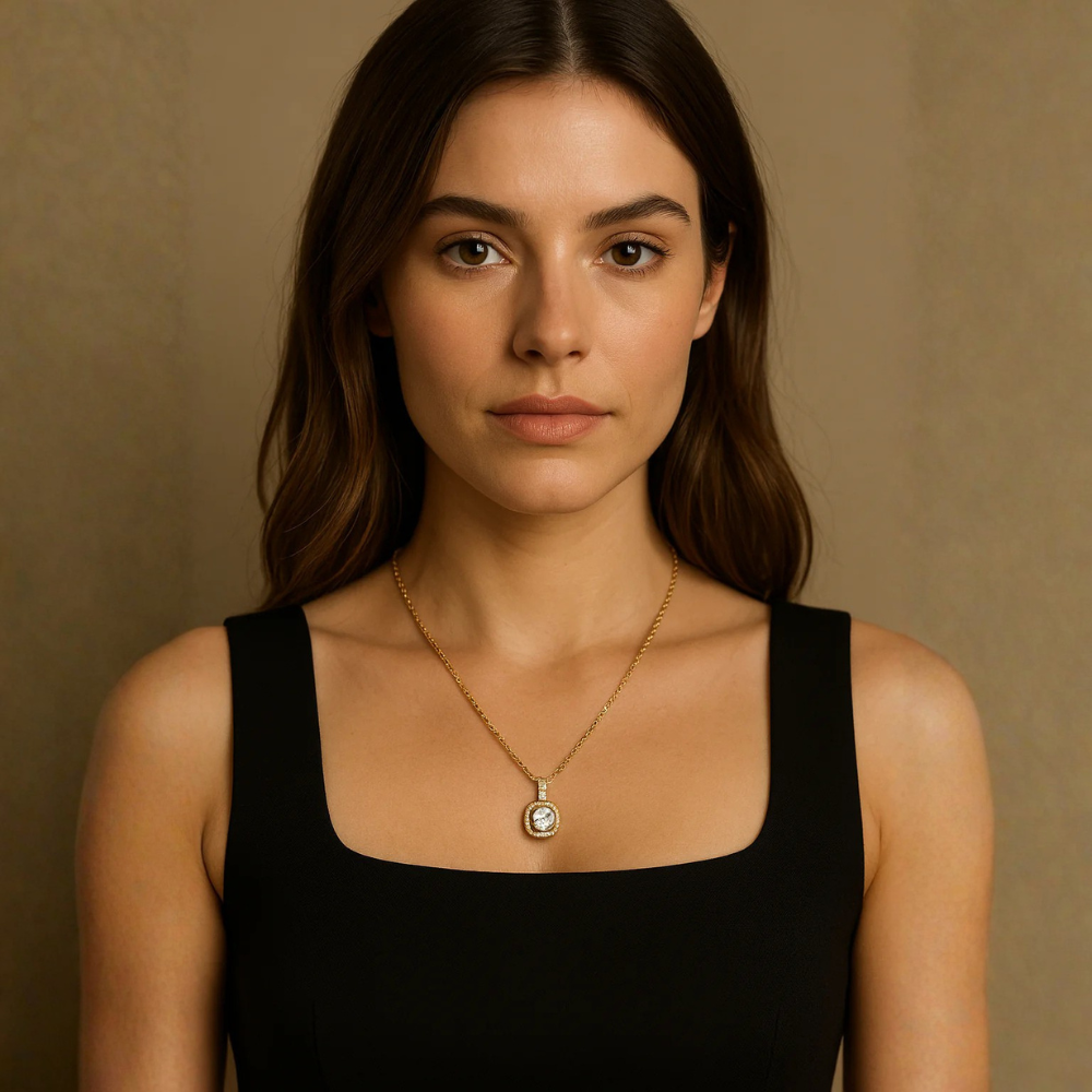 Collana con pendente quadrato di zirconi – Collana Halo Mini