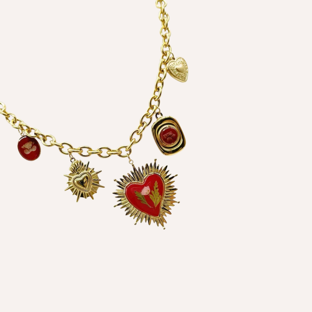 Collana con ciondoli a cuore smaltati – Collana Cuori Sacri