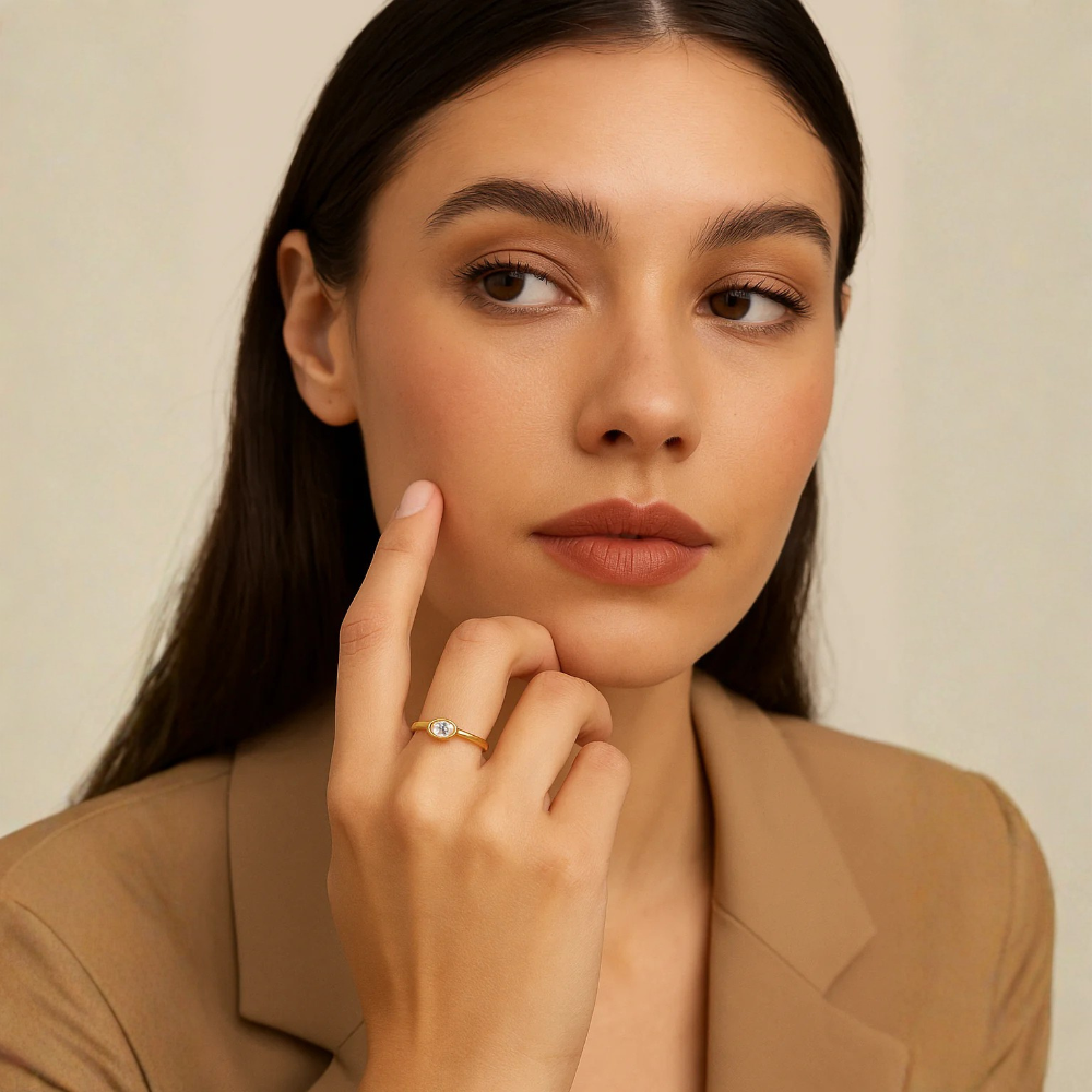 Anello dorato con pietra - Vera