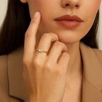 Anello dorato con pietra - Vera