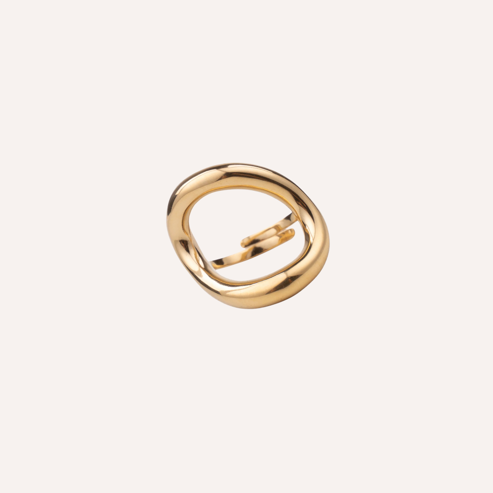 Anello dorato design organico – Ovale