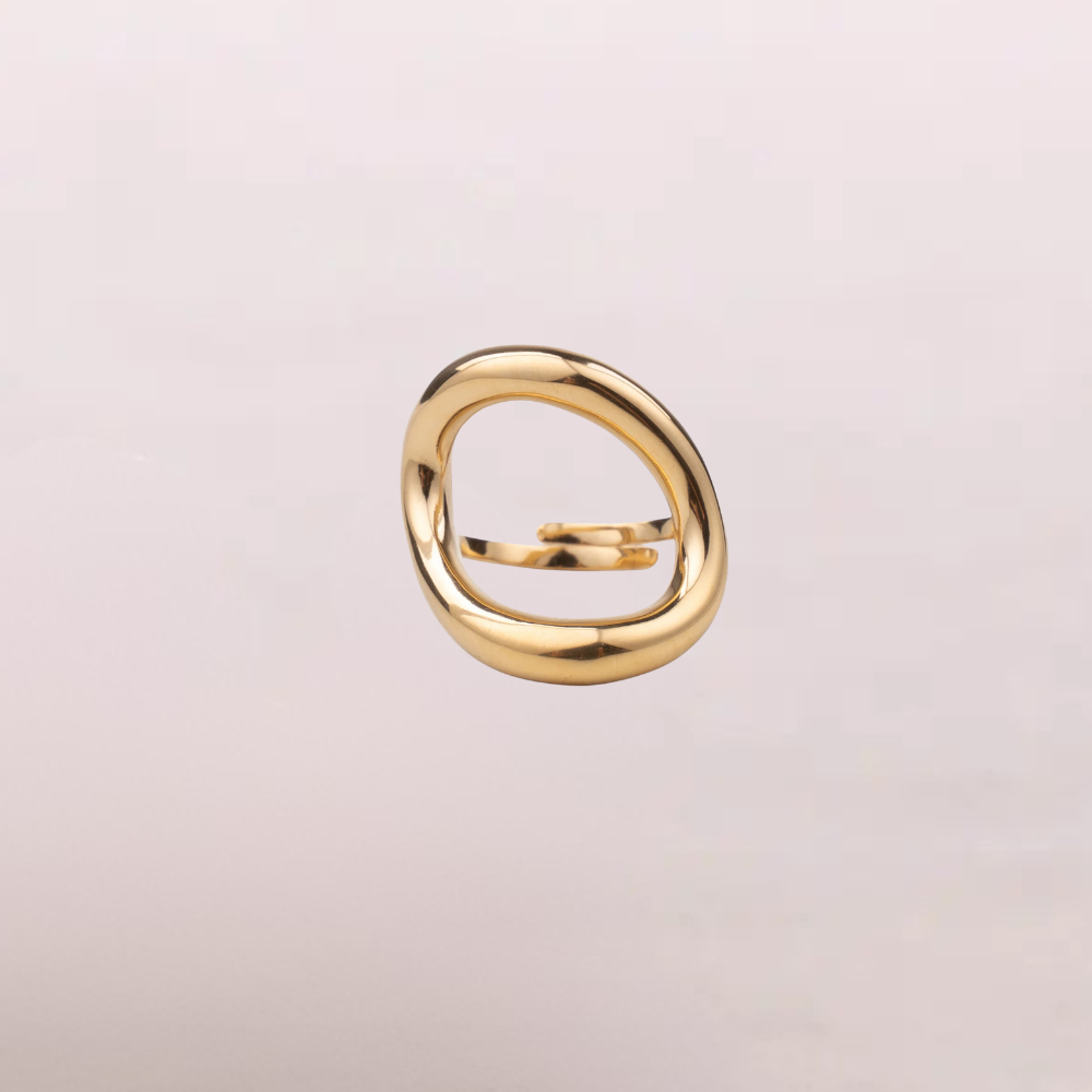 Anello dorato design organico – Ovale