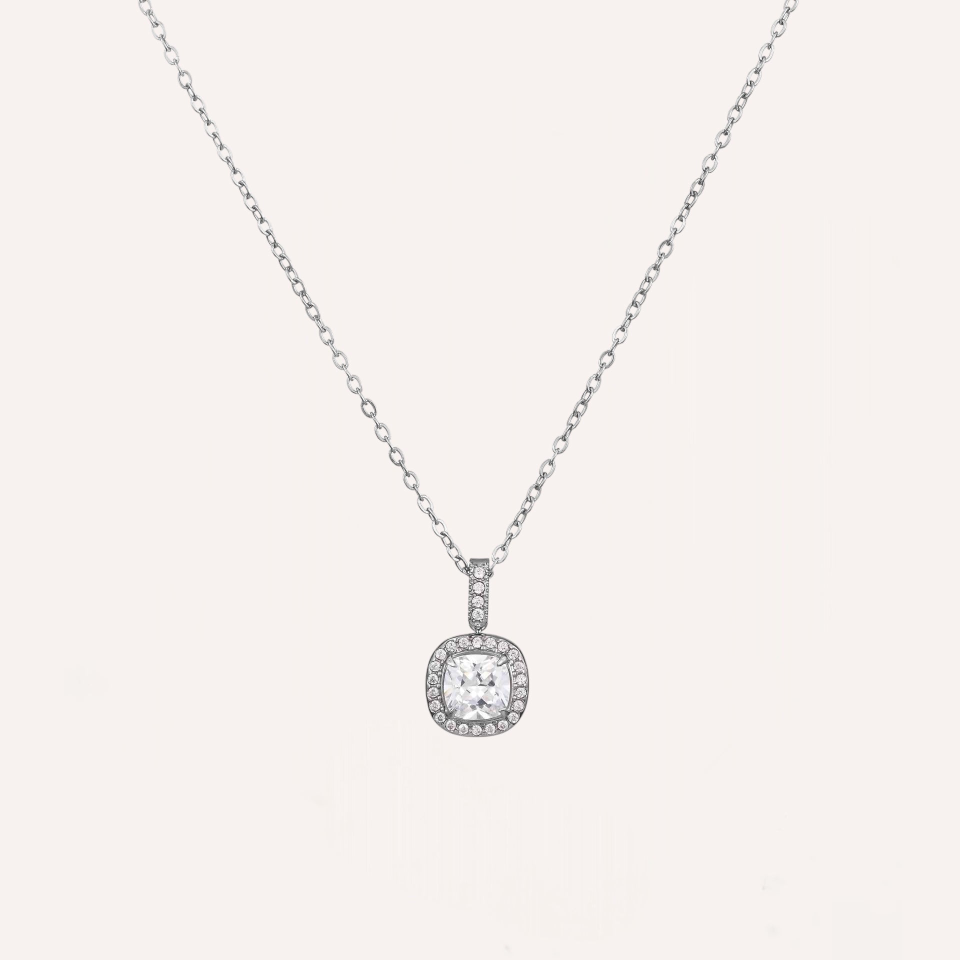 Collana con pendente quadrato di zirconi – Collana Halo Mini