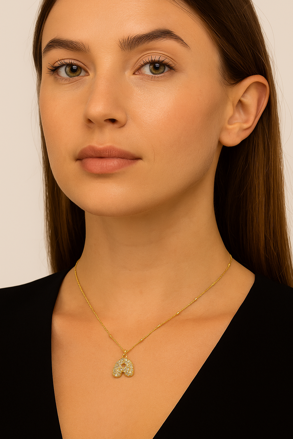 Collana lettera con zirconi – Letter Shine