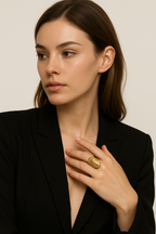 Anello dorato martellato – Cronos