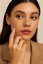 Anello dorato con pietra - Vera