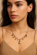 Collana con charms e stivale dorato – Western