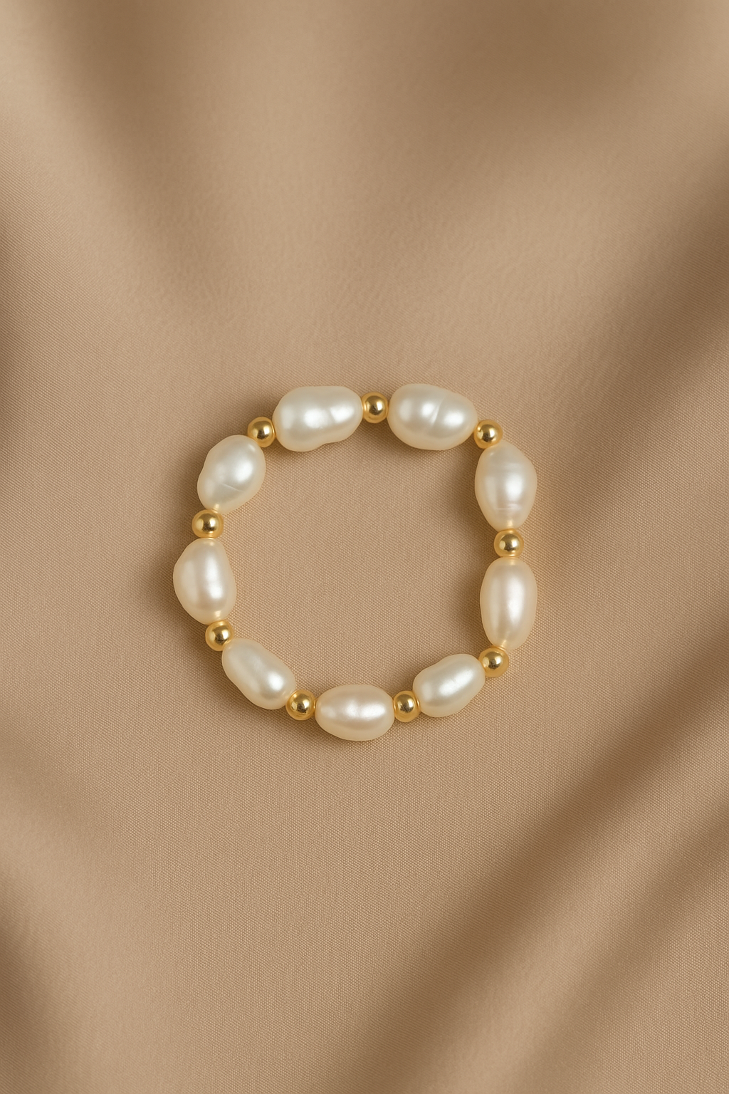 Anello con perle e sfere dorate – Grace