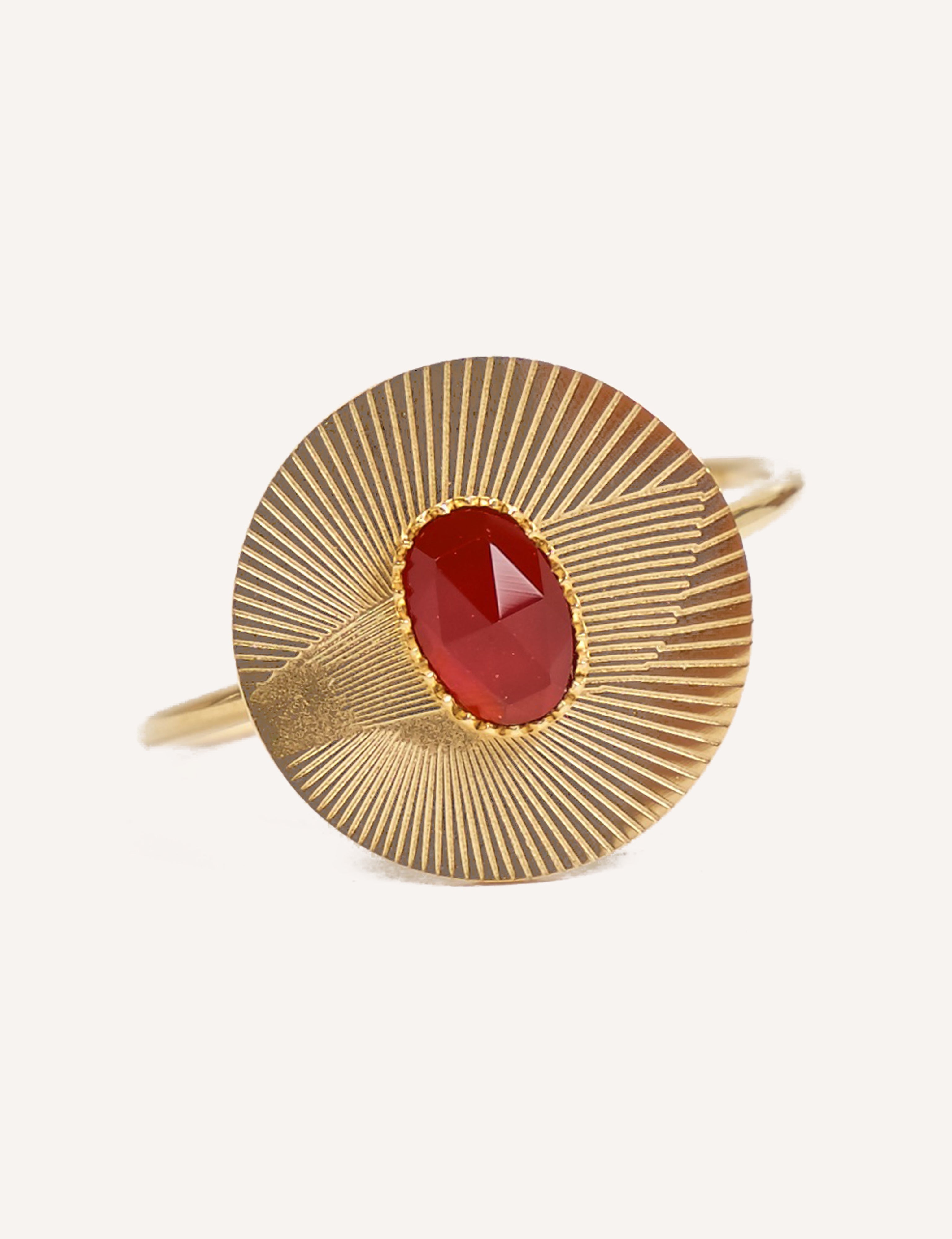 Anello dorato con pietra ovale - Solaris