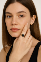 Anello dorato con pietra – Sirius