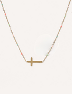 Collana con croce orizzontale e perline colorate – Eterea