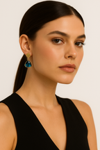 Orecchini con pietra sfaccettata – Thalassa